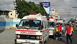  Somali'de peş peşe patlamalar