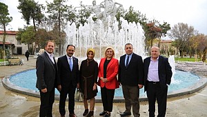 Türk Siyasetinde Yeni Dönem Şifreleri' Paneli Uşak'ta Gerçekleşti