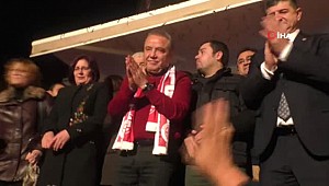 Antalya'da CHP'li Böcek'e Sevgi Seli