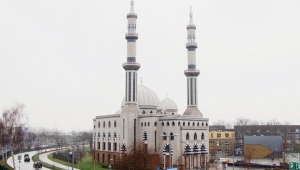 Hollanda'da Müslüman siyasetçilerden tüm camilerin korunması talebi