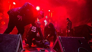 Polonya’da belediye başkanı sahnede bıçaklandı