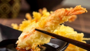 Tokyo metrosunda bedava yemek servisi