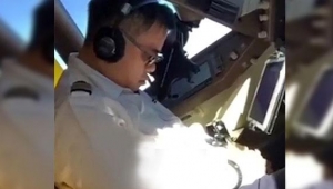 Dev yolcu uçağının pilotu uçuş sırasında uyuyakaldı