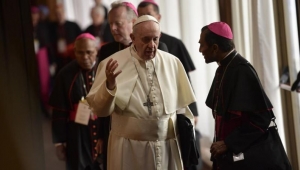 Papa’dan çocuk gelinlere karşı adım