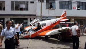 Uçak şehir merkezine indi