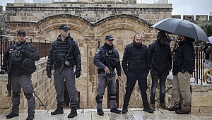 Fanatik Yahudilerden Mescid-i Aksa'ya baskın