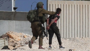 İsrail güçleri 8 Filistinliyi gözaltına aldı