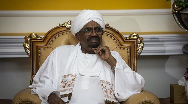 Sudan'da yeni hükümet yemin etti