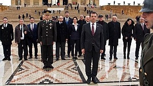 Ekrem İmamoğlu Anıtkabir'i ziyaret ederek dua etti