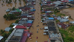 Endonezya'daki sel ve toprak kaymasında ölenlerin sayısı 31'e çıktı