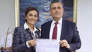 Mazbatasını Alan CHP Esenyurt Belediye Başkanı Kemal Deniz Bozkurt kimdir.?