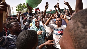 Sudan'da muhalefet gösterilere devam kararı aldı