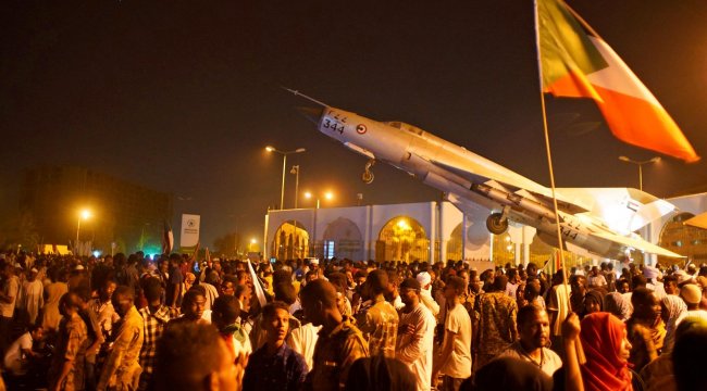 Sudan'da sokağa çıkma yasağı kaldırıldı