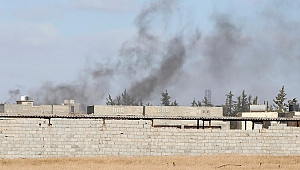 Yabancı savaş uçakları Trablus'ta yerleşim birimlerini vurdu