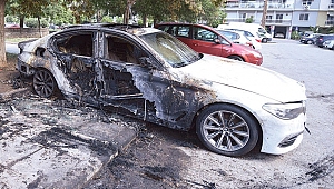 Selanik’te Türk diplomatların otomobilleri yakıldı