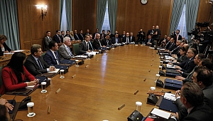 Yunanistan'da yeni kabine ilk kez toplandı