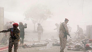 Aden'de askeri geçit töreninde çifte saldırı