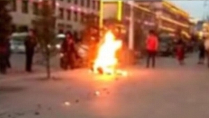 Güney Kore'de bir kişi, Japonya'ya tepki olarak kendisini yaktı