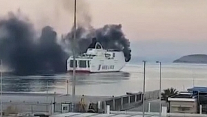 Yunanistan’da feribot yandı: 600 kişi tahliye edildi