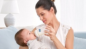 Bebekler için en önemli besin öğeleri anne sütünde