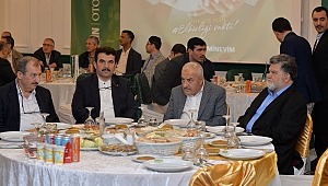 Emin Üstün ve Nur talebeleri ile iftarda bir araya geldi.