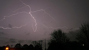 Pakistan'da yıldırım çarpması sonucu 24 kişi öldü