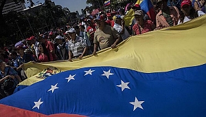 4,7 milyon Venezuelalı ülkesini terk etti