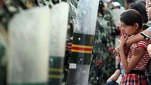 Çin'den yeni Uygur planı: ABD'li diplomatlara vize kısıtlaması