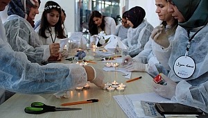 Anne-babalar yağ, süt ve yumurtayla bilim öğreniyorlar