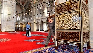 İBB, CAMİLERİN BAKIM VE TEMİZLİĞİNİ TİTİZLİKLE SÜRDÜRÜYOR