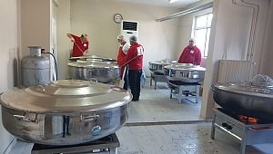 Kızılay Depremzedelere Sıcak Yemek Dağıtımına Başladı