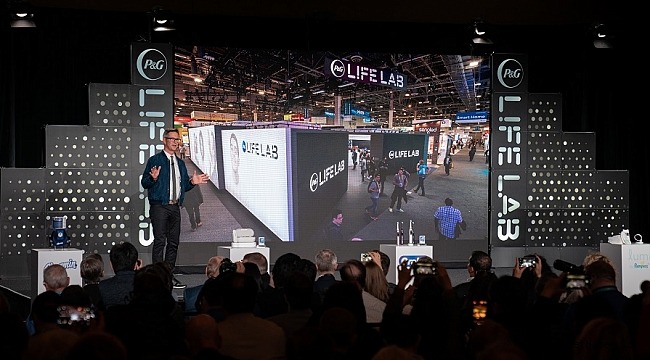 Teknoloji fuarına kişisel bakım ve temizlik devi damgası