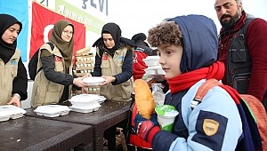 Uzman Psikolog Ekibi Elaziğ'da Depremzede Çocuklarla Birlikte