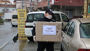 Bağcılar'da sokağa çıkamayan yaşlı ve kronik hastaların ihtiyaçları karşılanıyor