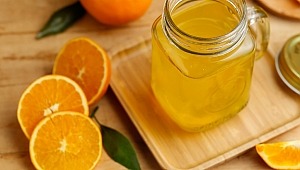 Corona Virüsünden Korunmak İçin Aşırı Tüketilen C Vitamini İdrar Kaçırmaya Yol Açabilir 