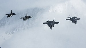 ABD'nin F-35'leri Rusya'nın kapısına dayandı