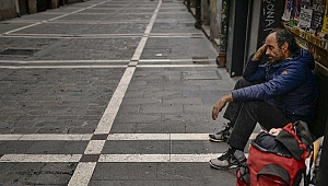Fransa'da sokakta kalan evsiz ölüme terk edildi