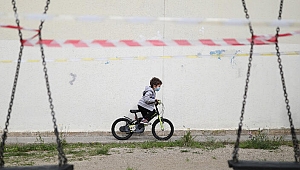 İspanya’da çocuklara 40 gün sonra sokağa çıkma izni