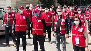 Kızılay, Küçükçekmece'de 5000 adet su ve 5000 adet Ekmek dağıtımı yaptı