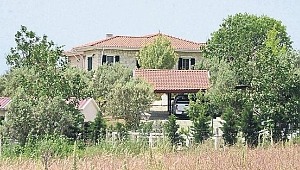 Fatih Portakal'ın yasalara aykırı şekilde 3 kaçak yapı diktiği ortaya çıktı