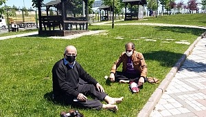 Yaşlılar 4 saatlik izinde çocuklar gibi sevindi