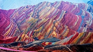 Akşam Çin’deki Gökkuşağı Dağları’nı seyredebilirsiniz!