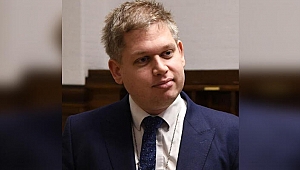 Kur’an-ı Kerim yakan siyasetçiye 3 ay hapis cezası