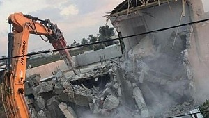 Siyonist işgalciler Filistinli 8 ailenin daha evini yıktı 