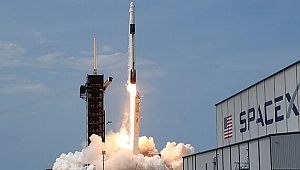 SpaceX 60 internet uydusunu uzaya fırlattı