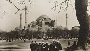 Zamanında Ayasofya’yı Bizans’a peşkeş çektiler