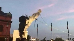 ABD’de Kolomb’un bir heykeli daha yıkıldı