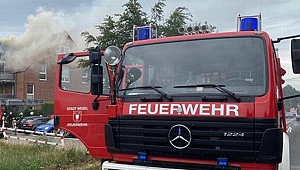 Almanya’da apartmanın üzerine uçak düştü!