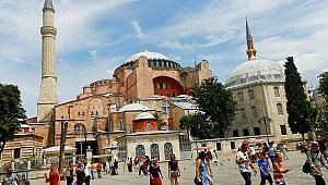 Eski solcunun Ayasofya'da Cuma namazı
