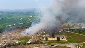 Sakarya'daki fabrikada meydana gelen patlamada kaybolan üç kişi aranıyor